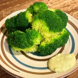 ブロッコリー塩茹で