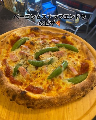 Ciao❣️
本日は朝活からスタート
『キッチン　トムキャット』
シェフのアツ兄です👨🏻‍🍳

久々に「高雄サンデーミーティング」に
朝から参戦
今回は国産車特集と4月に雨で流れた
オープンカー特集
MINI以外にあまり興味がない僕でも
カッコいい車は憧れです😍
ランチ営業に間に合うように後ろ髪を引かれながら
早々に退散😅
目の保養と気分転換が出来ました🤩

本日のおすすめより
「ベーコンとスナップエンドウのピザ」
さぁ本日も頑張っています♪♪♪

#右京区イタリアン #京都カジュアルイタリアン #西院グルメ #イタリアン京都 #京都ディナー #カジュアルイタリアン京都 #京都イタリアン #右京区グルメ #京都レストラン #キッチントムキャット
#ピザ　#パスタ
#高雄サンデーミーティング 
#旧車　#レトロ