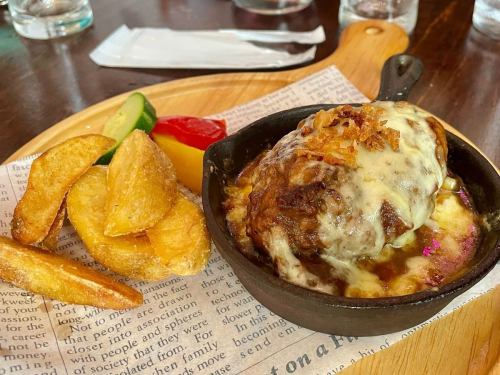 Ciao❣️
こんだけ投稿しといて
いまだにインスタ使いこなせてない😅
『キッチン　トムキャット』
シェフのアツ兄です👨🏻‍🍳

ん？？？今日の写真には文字入れれへんやん？？？
どう違うのか？わからん？

#右京区イタリアン #京都カジュアルイタリアン #西院グルメ #イタリアン京都 #京都ディナー #カジュアルイタリアン京都 #京都イタリアン #右京区グルメ #京都レストラン #キッチントムキャット
#ピザ　#パスタ　#ランチ
#西院