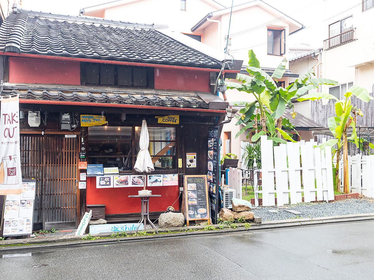 [There are terrace seats ◎] A cozy cafe & dining bar over 100 years old