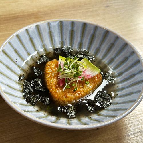 Grilled rice balls with seaweed sauce
