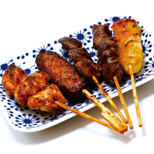 [Omakase] 5 kinds of grilled chicken skewers (with salt sauce or savory sauce)