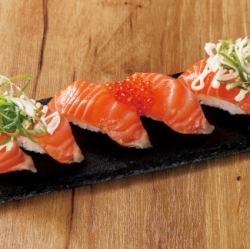 Salmon nigiri sushi (6 pieces)