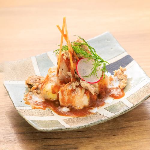 White onion rolls with homemade beef demi-glace sauce