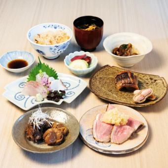 【月】　全6品　季節の旬素材が盛りだくさん→月コース
