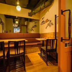 [Cute♪ Extremely popular private room for 6 people] Ideal for a girls' night out♪How about having a banquet in a private space?Furthermore, there is an outlet, so it can be used for a variety of purposes such as work for office workers◎Welcome and farewell parties We also accept private reservations for special occasions♪ *Please contact the store for details.