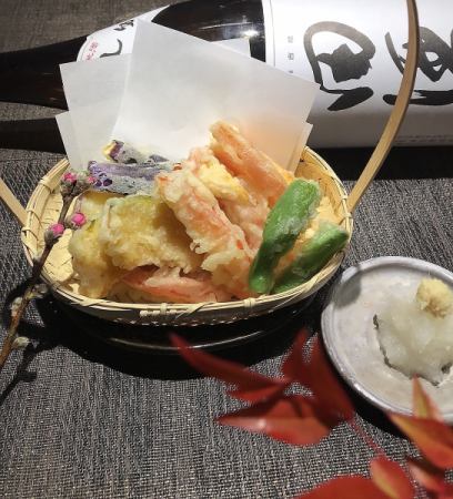 Assorted seasonal vegetables tempura