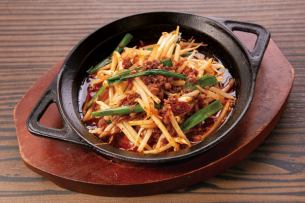 Taiwanese-style stir-fried bean sprouts