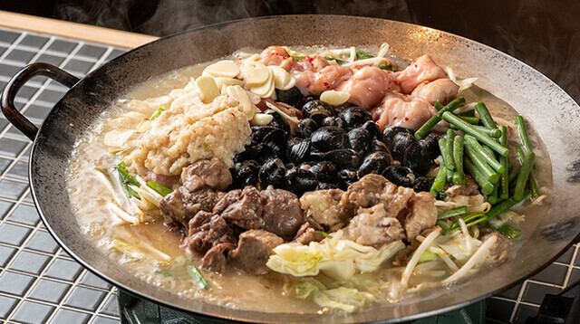国産しじみや牛ホルモン、新鮮野菜を贅沢に使用したしじみ炊き肉が楽しめる居酒屋★