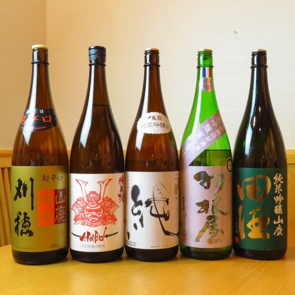 【神保町で落ち着いた空間のお店をお探しの方に】美味しいお料理と地酒を楽しめるお店です。接待や各種宴会にも使いやすく、店内には落ち着いた大人の空間が広がります。上質な内観とこだわりのメニューで、大切なゲストのおもてなしにもおすすめです。