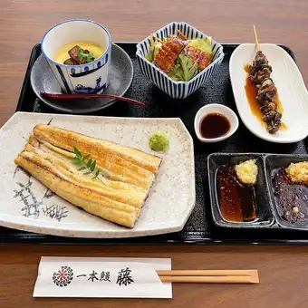 Enjoy grilled eel and eel rice bowl in our eel-themed course.