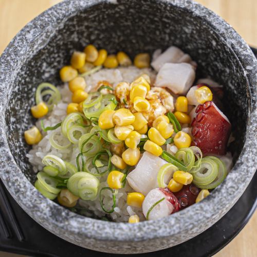 연회 이용에 최적인 밝은 분위기의 점내!