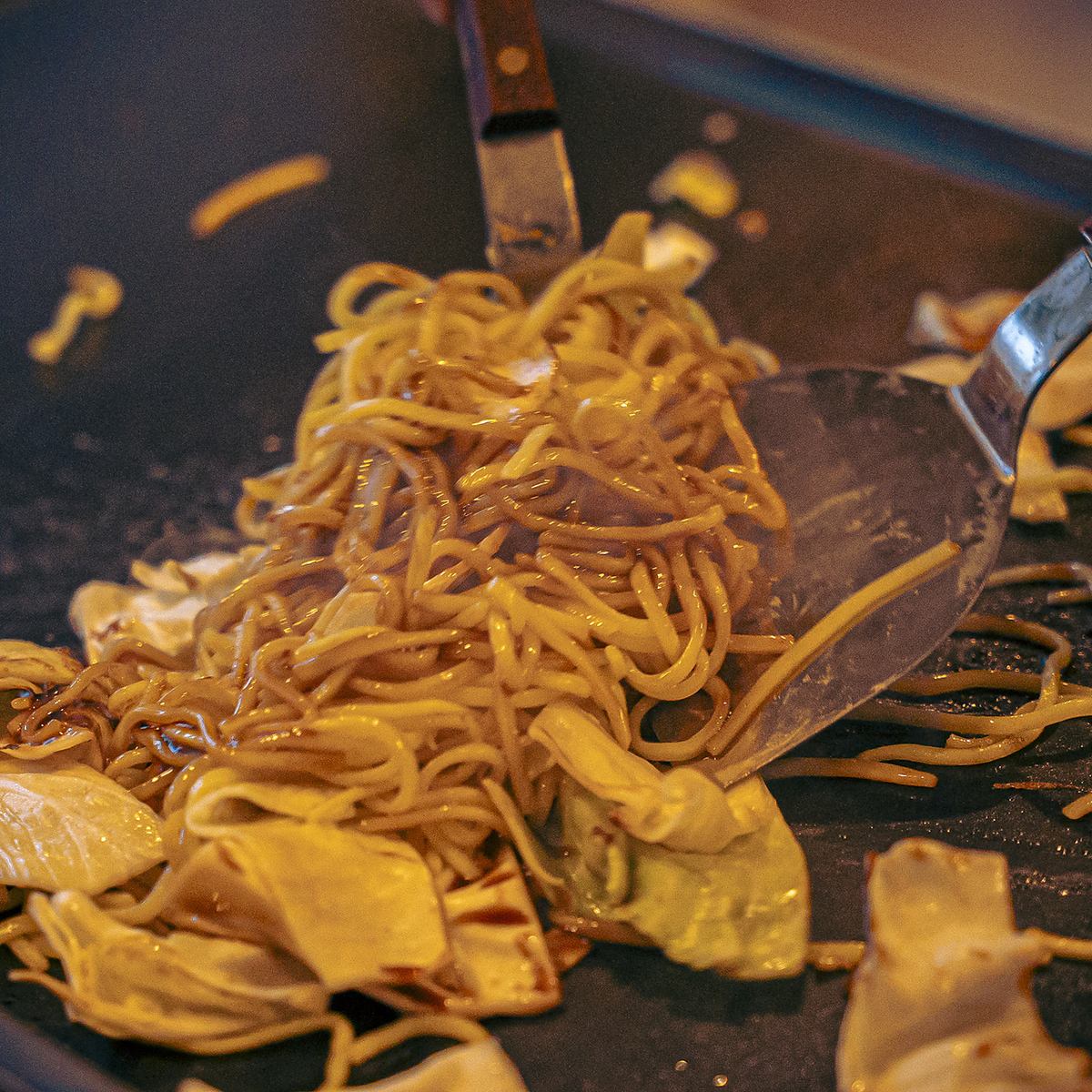 深夜まで営業しておりますので遅い時間帯からのお食事も大歓迎！