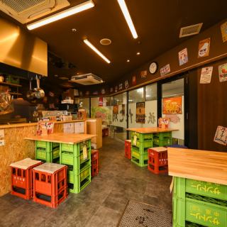 少人数の歓送迎会や女子会などの各種ご宴会にも最適です。テーブルも大きめなのでゆとりを持ってお過ごしいただけます。