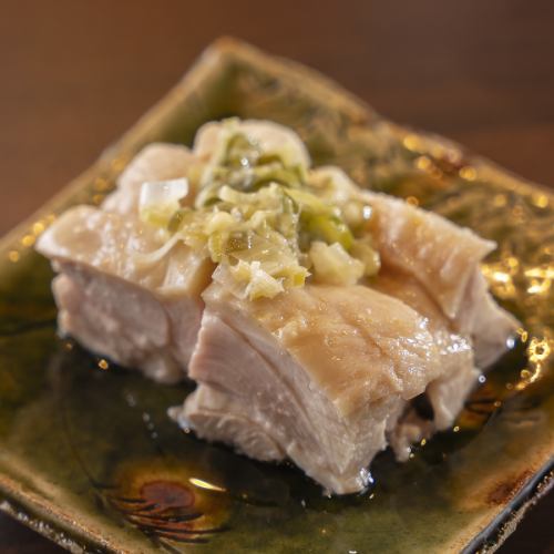 【厳選した鶏肉を使用！】2種類のソースが決め手♪《蒸し鶏》単品850円(税込)ハーフ450円(税込)