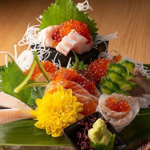 海鮮・肉料理が人気♪人気の銀三5種こぼれ盛り♪旬のお魚を仕入れております！！是非、ご賞味下さい♪