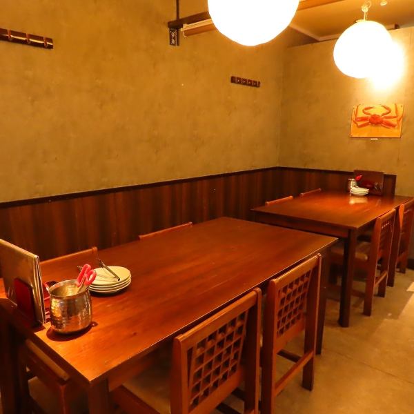 【門前仲町の隠れ家個室居酒屋】2名から18名まで対応可能な扉付き個室を完備。デート・女子会・会社宴会など幅広いシーンで利用可能。広々としたお部屋造なので団体様でもご安心下さい。多彩なシーンでご利用下さい♪落ち着いた照明と上質な和の雰囲気が魅力。門前仲町駅から徒歩2分の隠れ家的な人気居酒屋です。