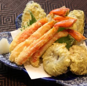 本ズワイかにと彩り野菜の天ぷら盛り合わせ