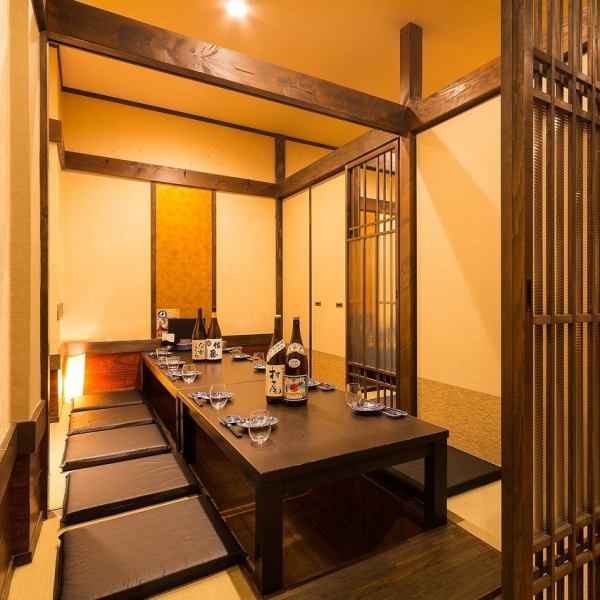 【西新駅徒歩0分】【掘りごたつ個室】少人数宴会などでプライベート空間をお楽しみください。2階は2名様よりご利用できる掘りごたつの個室席を多数完備、人数に合わせた個室をご用意しております。ゆったりプライベートなお時間をお過ごしください。飲み放題付きのコースは4,000円~ご用意しております。