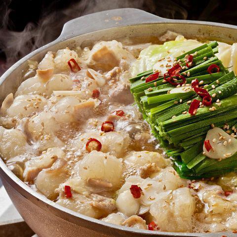 【博多名物】博多もつ鍋やごまさば、焼き鳥など、観光やライブ終わりにもぴったり