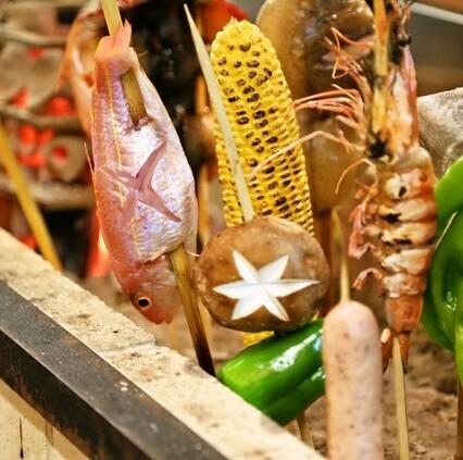 Fresh seafood from the Genkai Sea! Bounty from the land of Kyushu! Straw-grilled and charcoal-grilled dishes that bring out the full flavor of the ingredients.
