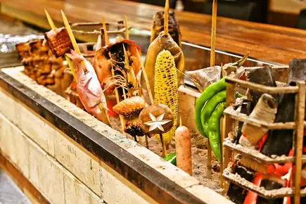 【仅限12月工作日:年末派对/告别派对】博多鸡肉、鲣鱼和牛内脏火锅:¥4800 → ¥4000(含畅饮)