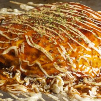 Hiroshima-style & Kansai-style okonomiyaki comparison drink set, 8 dishes total, 3,000 yen (tax included)