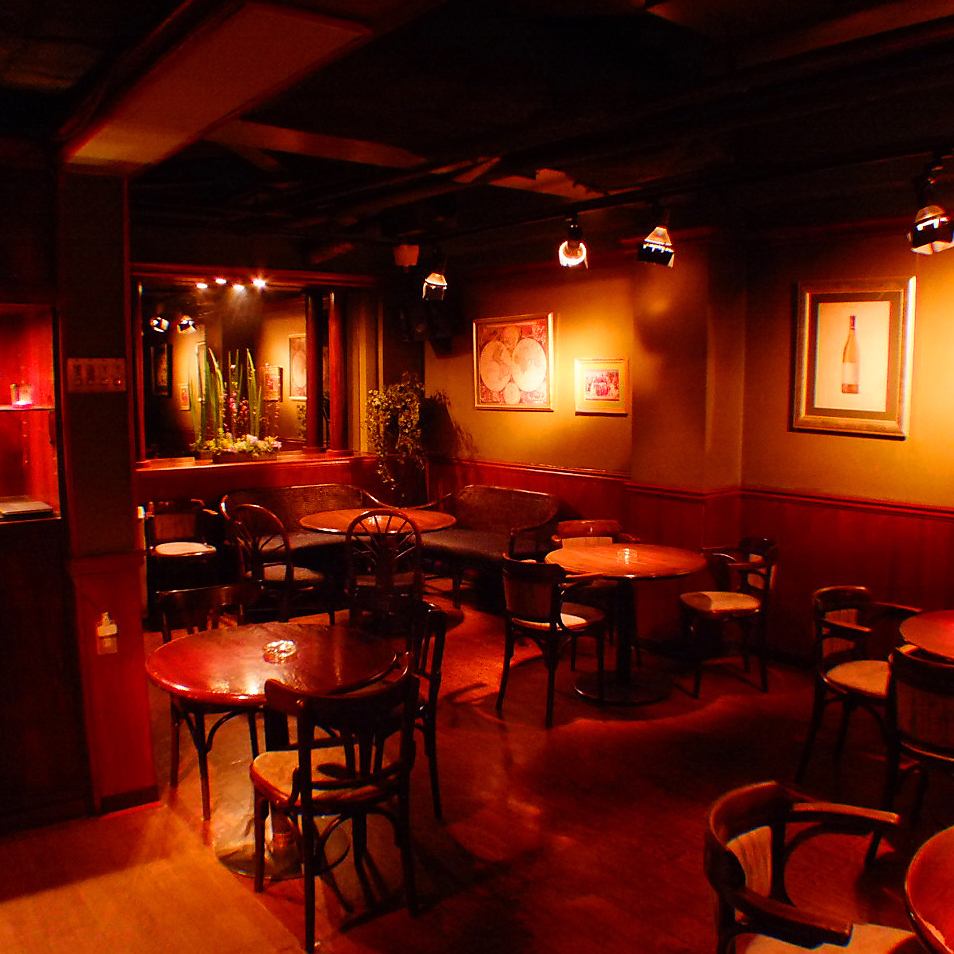 A warm atmosphere where you can feel free to drop by anytime ♪ A special hideaway for adults!