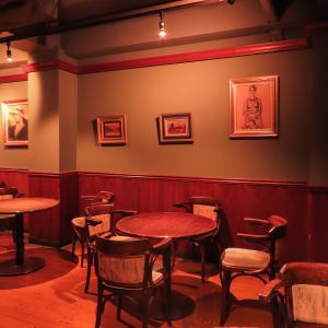 会社の仲間やご友人と… ワイワイできるテーブル席は人数にお応じてレイアウト変更可能☆【バー/ジャズ/飲み放題/女子会/誕生日/宇都宮】