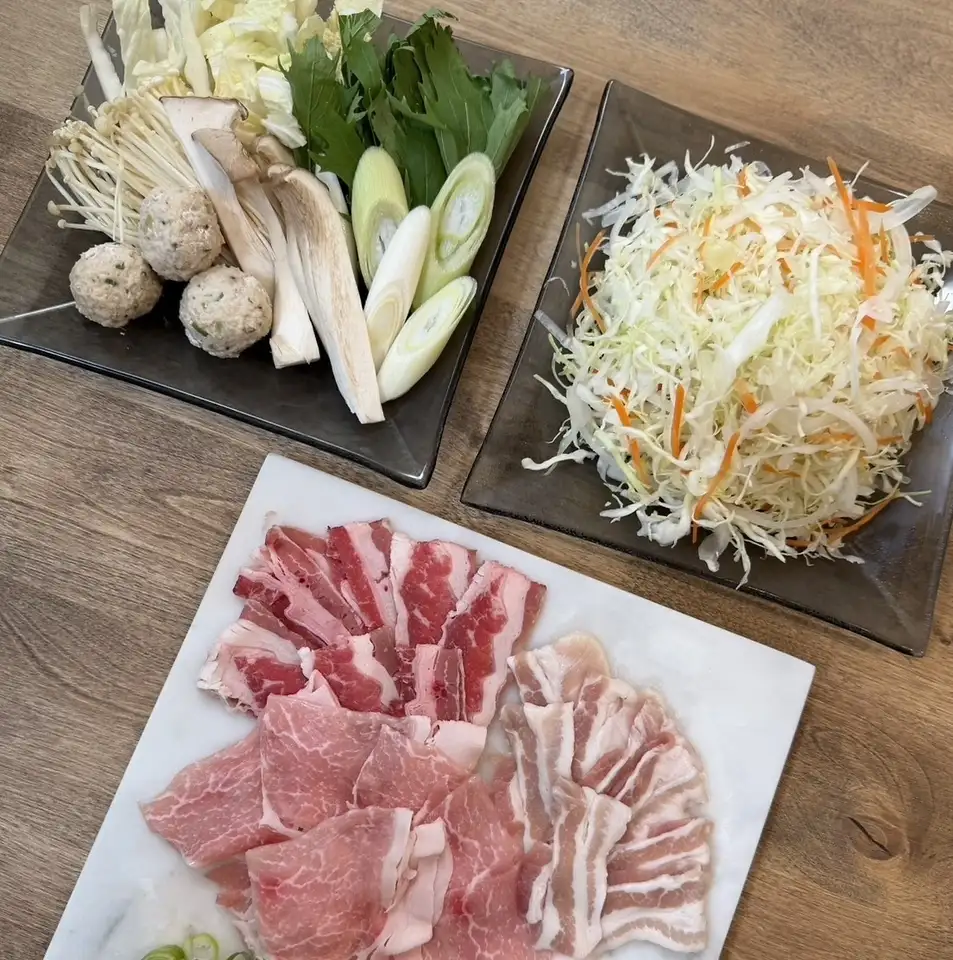学生証提示でしゃぶしゃぶコース＆食べ放題が2500円(税込み)！