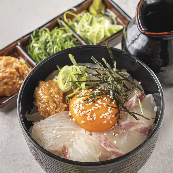 愛媛郷土料理 特製味噌で味わう宇和島鯛飯