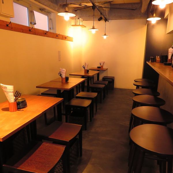 We accept charter in the store from 20 people.It can accommodate up to 35 people.It is a location accessible from 2 stations, so it is ideal for various banquets such as welcome and farewell parties ☆ Please feel free to contact us first.