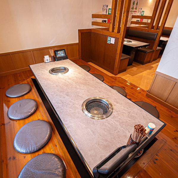 [There is a tatami room on the second floor♪] The tatami room on the second floor with a sunken kotatsu for 10 people is very popular for medium-sized banquets and drinking parties!The floor can be reserved for private use, so please make your reservation early as it is popular♪