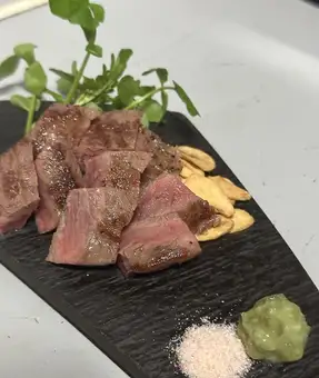 国産サーロインステーキ（100ｇ）