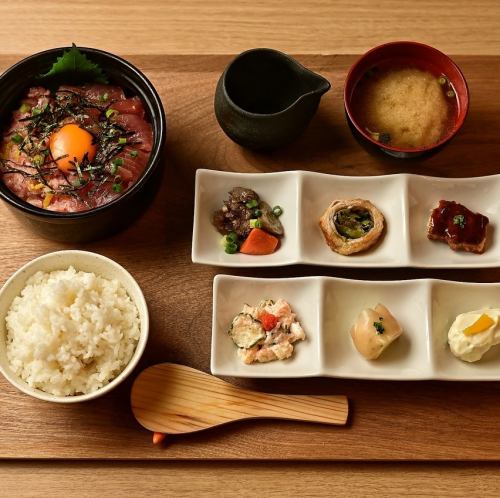 漬けまぐろとトロたく御膳