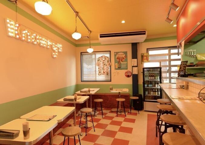 当店は、30名様までの貸切が可能で、プライベート感満載の空間を提供します。カジュアルな雰囲気の中で、友人や同僚との楽しい集まりを演出し、特別なひとときをお楽しみいただけます。