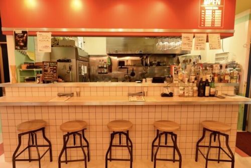 【一人でも安心◎】カウンター席でのくつろぎ