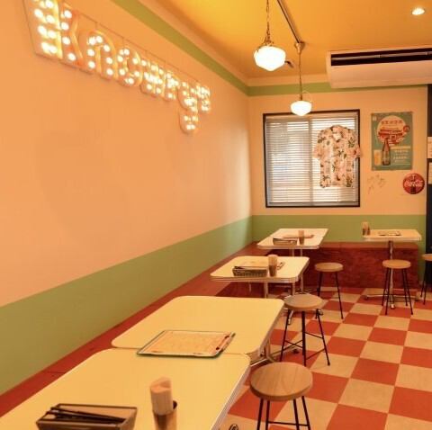 昼飲みが楽しめるお店◎アメリカンダイナーのイメージの店内◎