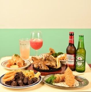 昼飲みが楽しめるお店◎アメリカンダイナーのイメージの店内◎