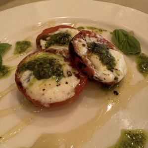 焼きトマトのカプレーゼ
