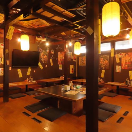 昭和レトロな温かい店内