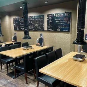テーブル席（3～5名様×1卓）（3～6名様×2卓）。気の合う仲間や友人同士の飲み会に◎