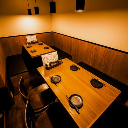 <p>【備有半包廂◎適合小型聚會! 】備有可容納5~10人的半包廂♪可以不受周圍影響,按照自己的節奏享用美食的空間,非常適合公司聚會、同學聚會、朋友小聚等。在悠閒的氛圍中,享受烤雞肉串和美酒的特別時光。如有庫存,請隨時聯絡店家!</p>