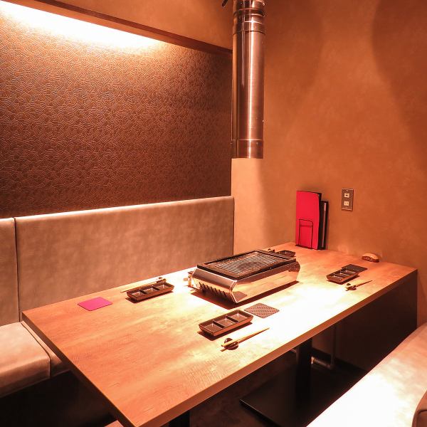 完全個室席をご用意◎2名様～最大8名様までご利用頂けます。誕生日や記念日、接待や会食など...様々なシーンでご利用ください。また6～8名様までご利用可能な「8名VIP完全個室」は人気部屋になりますので、お早めのご予約をお願いいたします。是非皆様で素敵なお時間をお過しください。