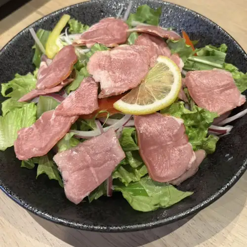 スモークタンサラダ