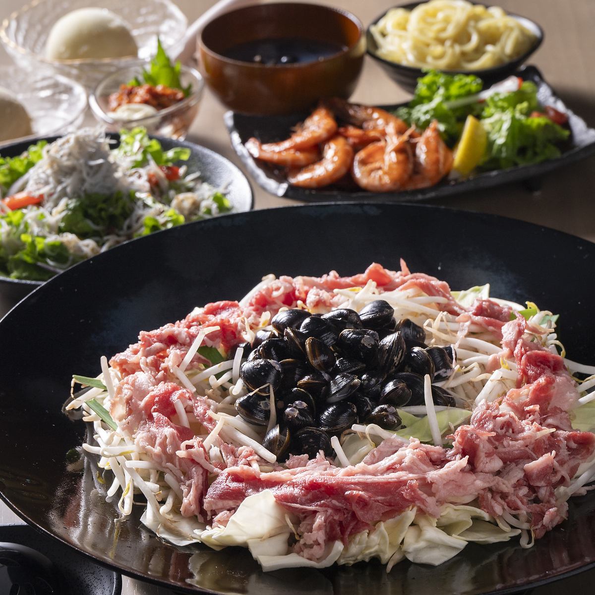 宍道湖産しじみを使った炊き肉♪夢ポークと磐田幸エビの鉄板焼きを楽しめる和風居酒屋