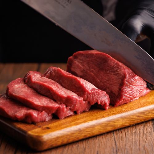 超值無限量供應牛舌!盡情享用無限供應的優質肉類,包括朧牛舌和日本黑毛牛肉!