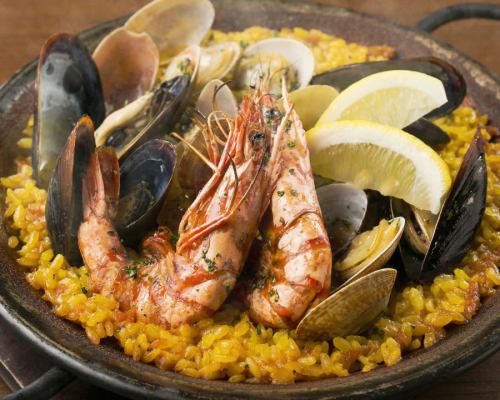 Paella with authentic soup stock