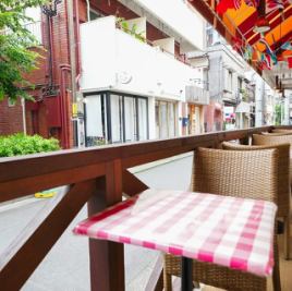 ワンちゃん大歓迎！散歩途中に少し一服。