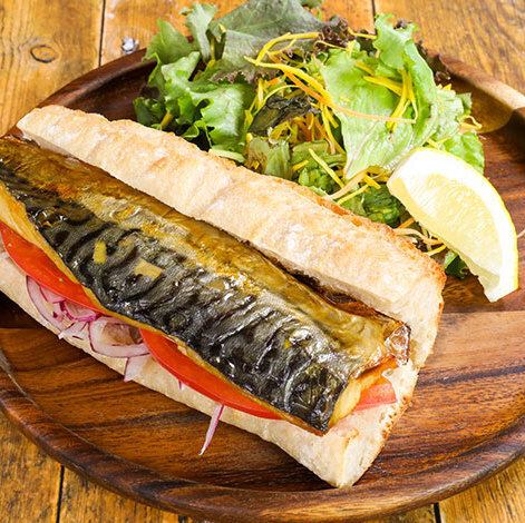 Turkish-style mackerel sandwich
